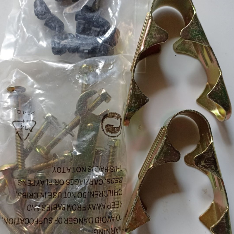 Кріплення для захисної сітки батуту KIDIGO ВІП 244 см